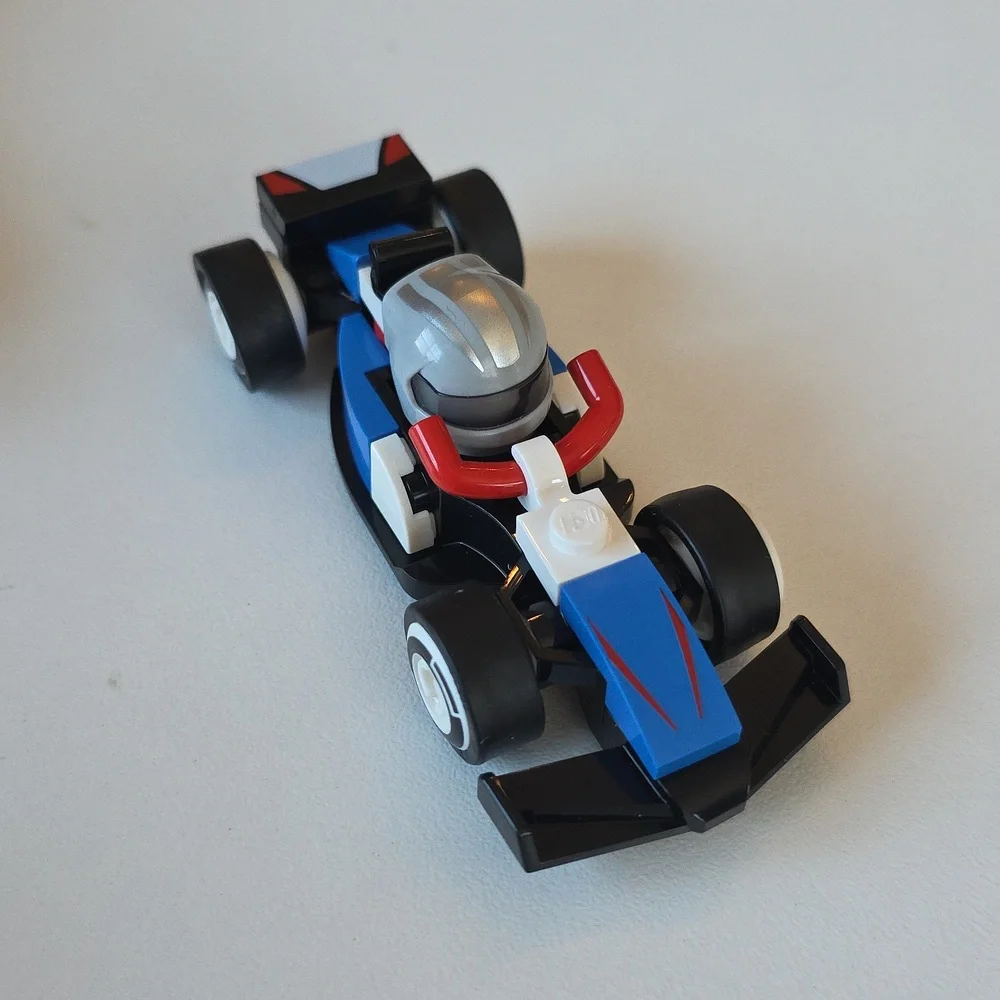 Lego Formula F1 Collectible Race Cars 71049 white and blue
